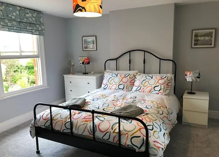 Luxury 6 Bedroom Retreat In Stratford Upon Avon