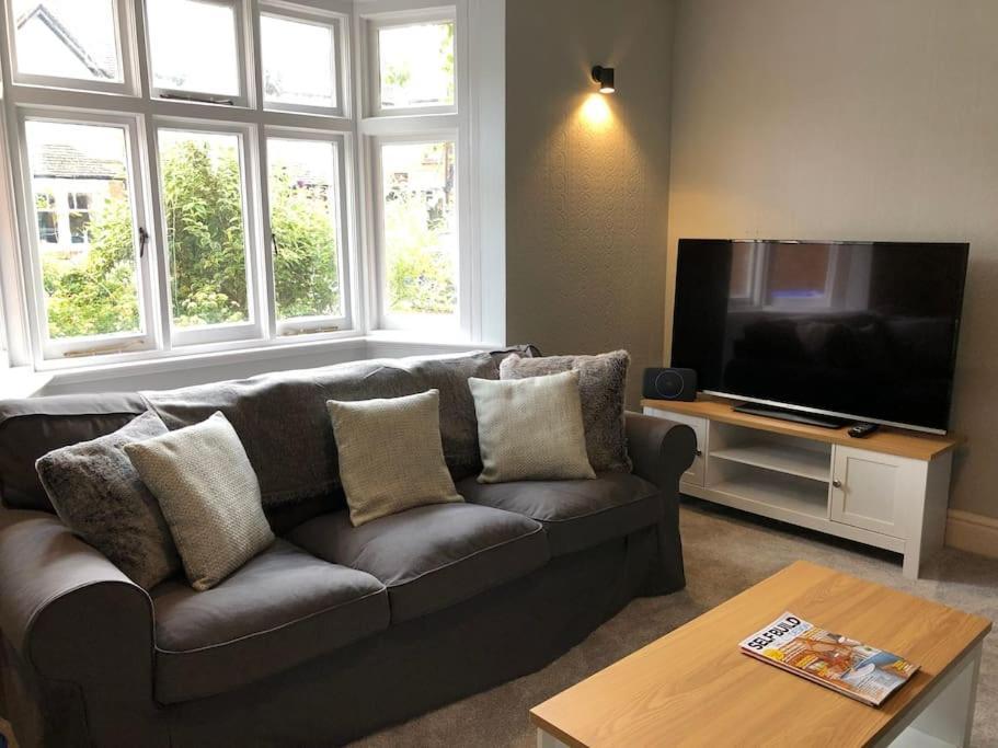 Luxury 6 Bedroom Retreat In Upon Avon Villa Stratford-upon-Avon