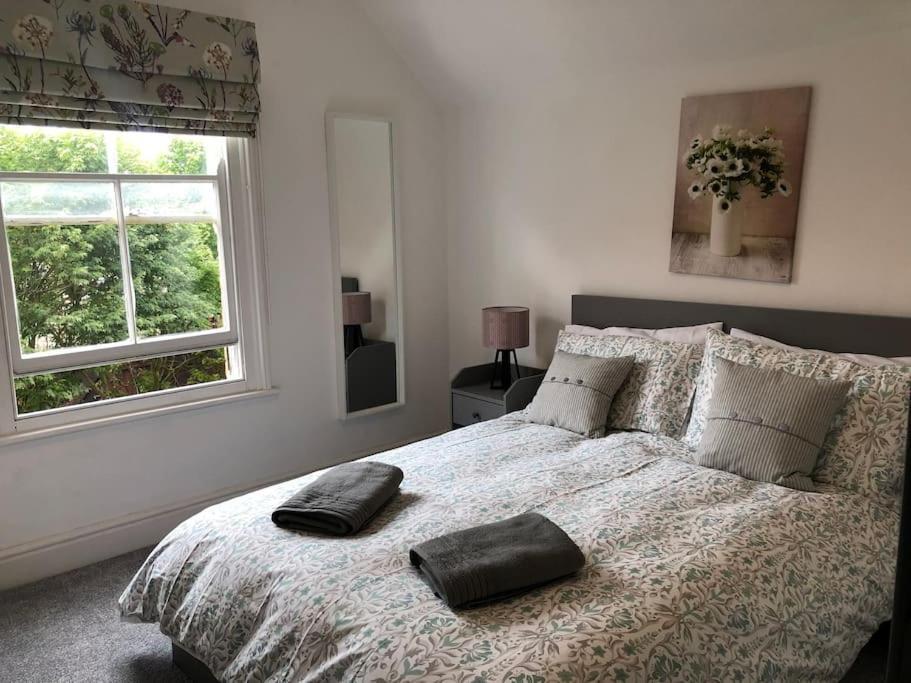 Luxury 6 Bedroom Retreat In Upon Avon *